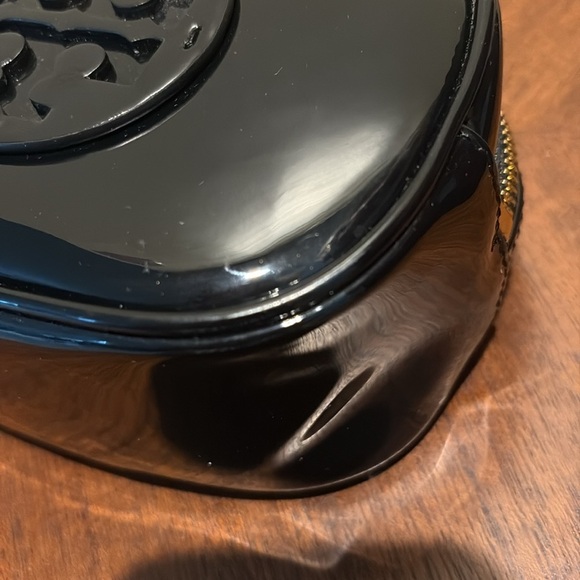 Tory Burch cosmetic case make up bag patent leather Black/gold tone Hw. NWOT - Picture 12 of 13